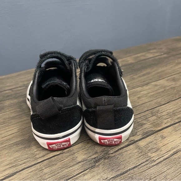 Vans - Picture 3 of 5